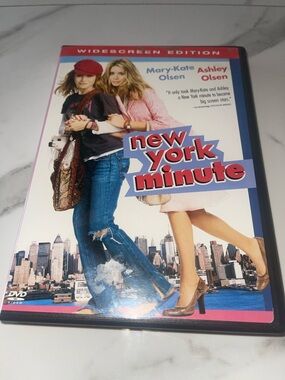 Mary-Kate & Ashley Olsen - New York Minute (Widescreen DVD) - Pink & Blue